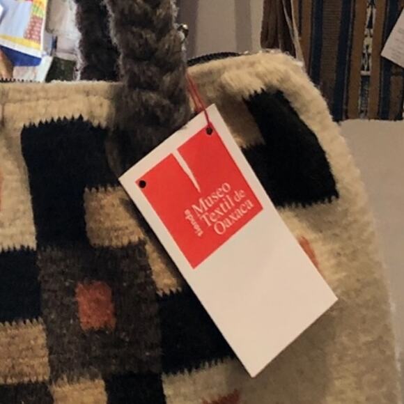 Hand Woven Oaxacan Purse - Picture 6 of 6